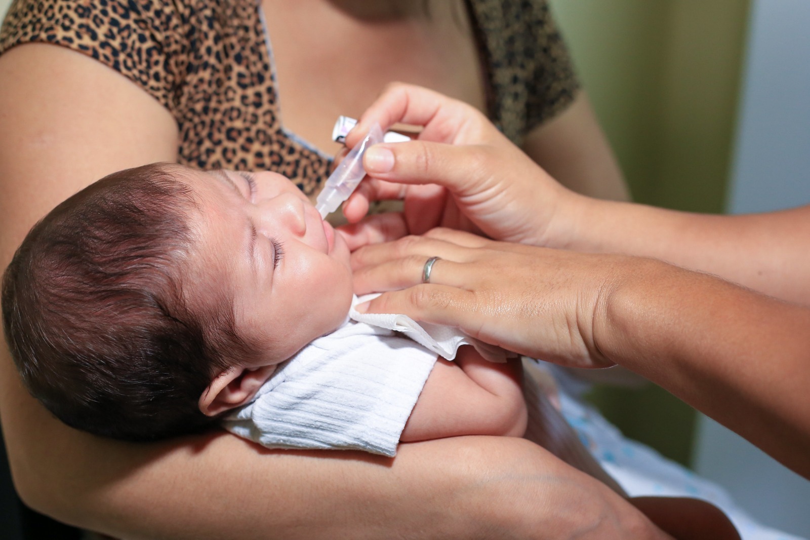 Unidades de saúde imunizam crianças e adolescentes neste sábado (11/10)