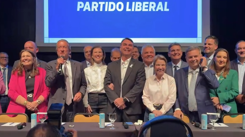 PL anuncia Alfredo Gaspar para vice na chapa de Flávio Bolsonaro