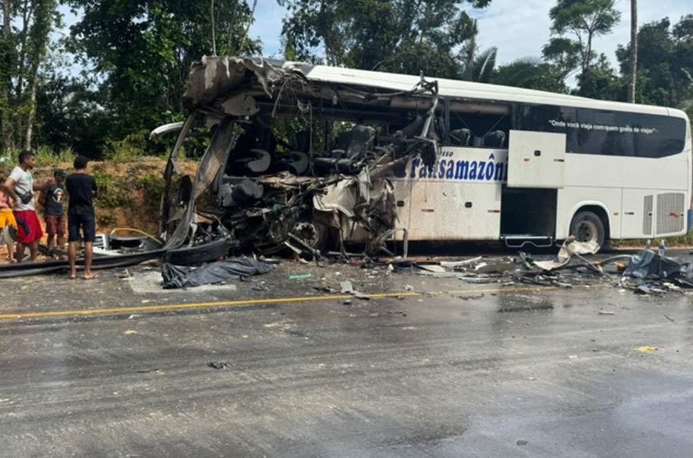 Motorista que morreu na AM-010 é identificado; veja todos os vídeos do local