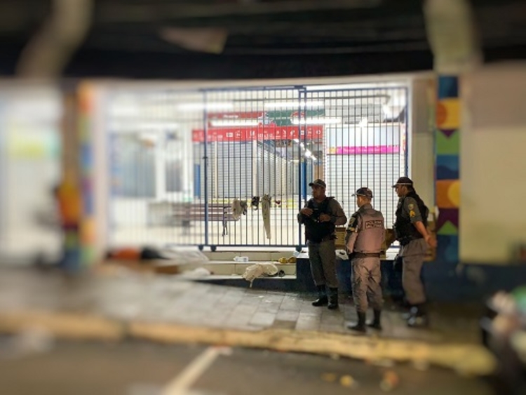 Homem em situação de rua é morto a tiros em frente à Galeria do Remédios