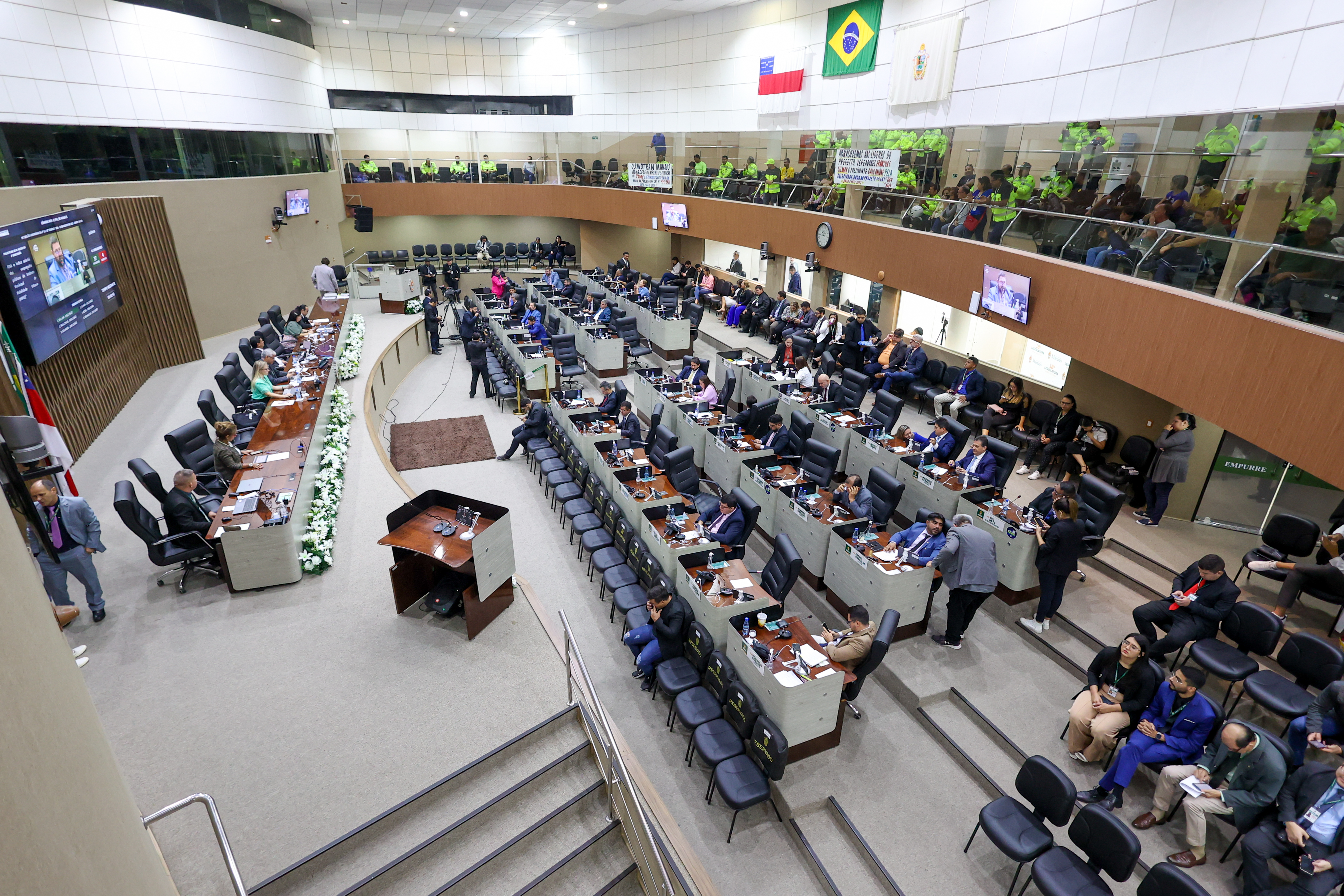 Vereadores da CMM encaminham 10 PLs para sanção da Prefeitura de Manaus