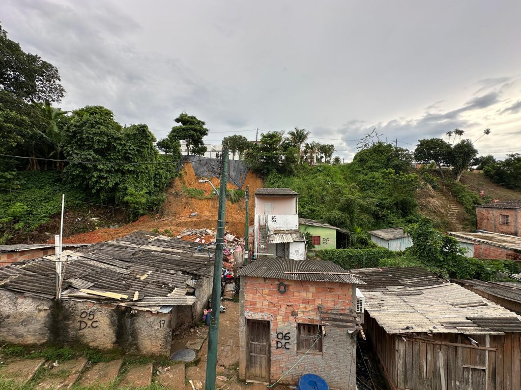 Acordo beneficia famílias afetadas por deslizamento na Redenção