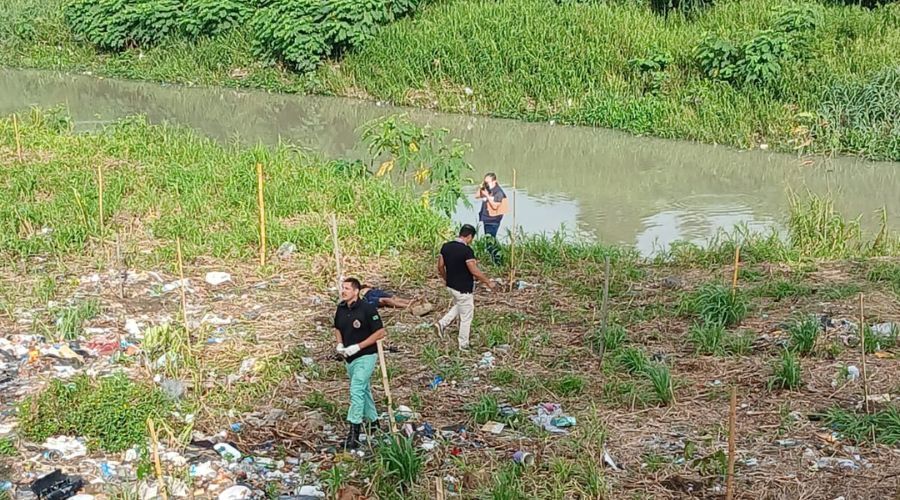 Morto com 20 facadas, corpo de homem é encontrado em igarapé no Educandos