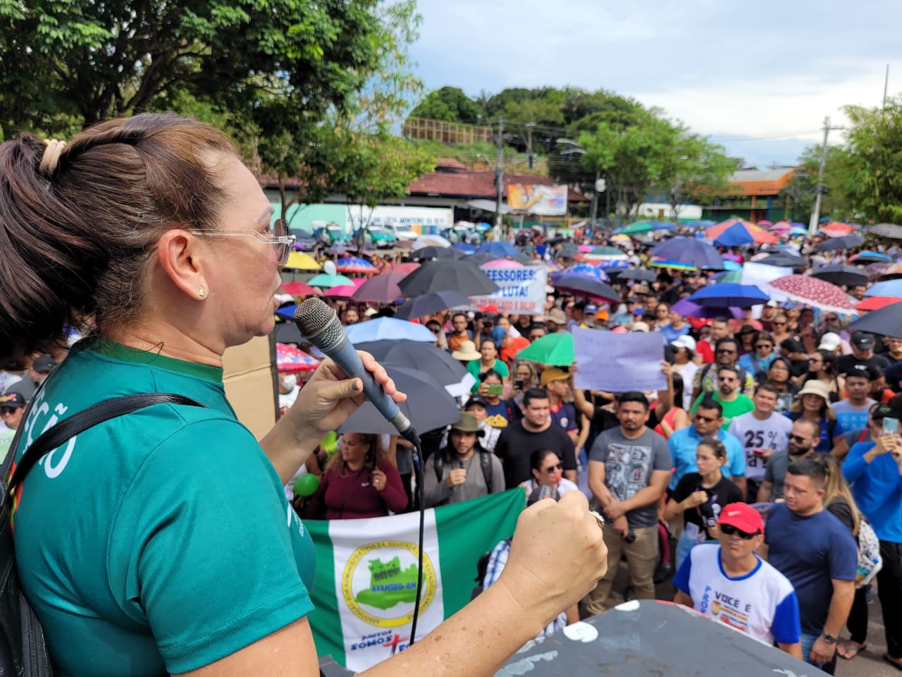 Após greve, professores retornam às salas de aula nesta segunda-feira
