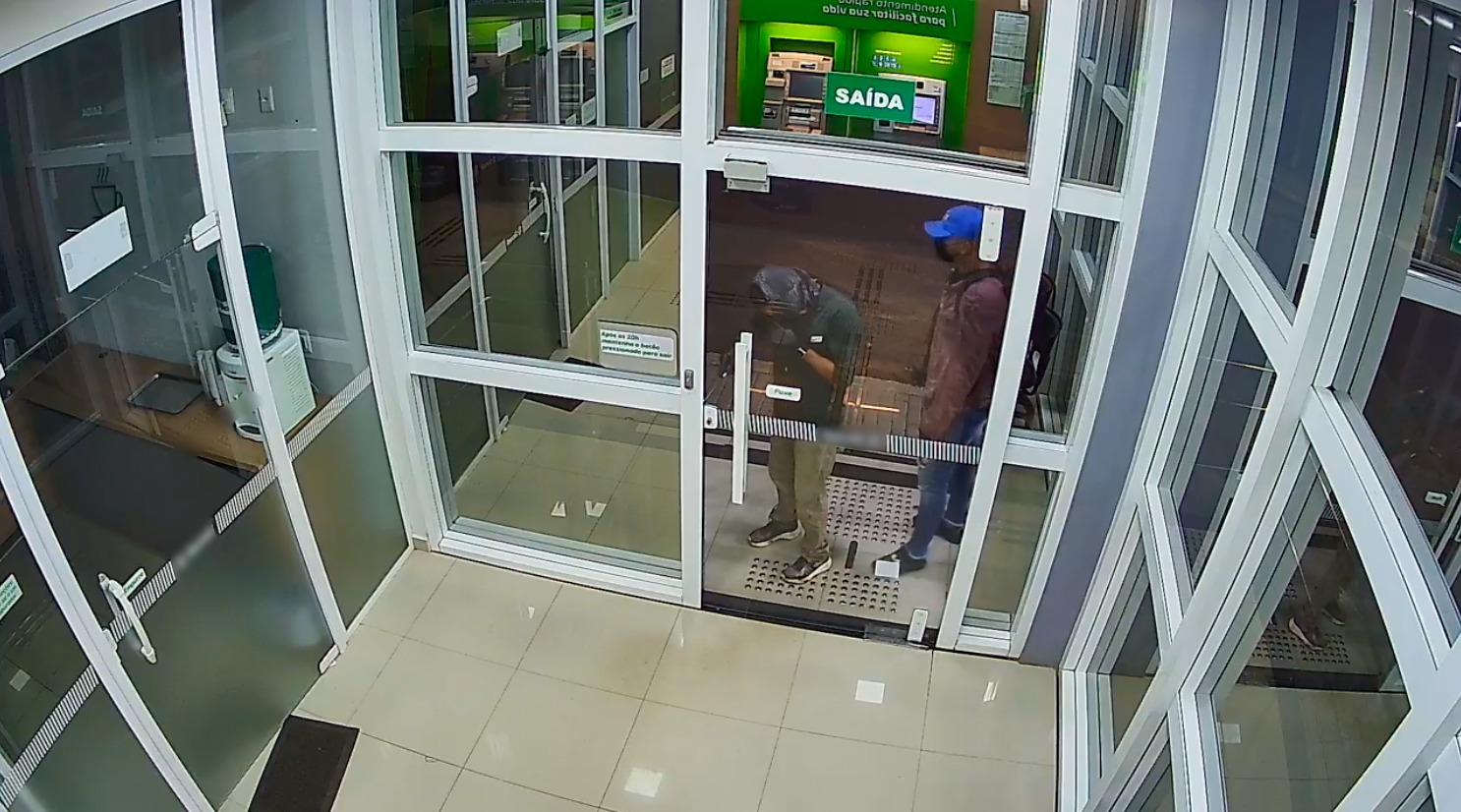 Dupla é presa por furtar R$ 650 mil de agência bancária no AM