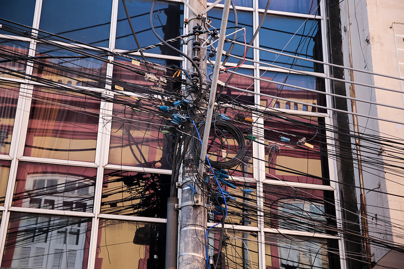 Prefeitura chega a 15 toneladas de fios e cabos retirados no Centro de Manaus