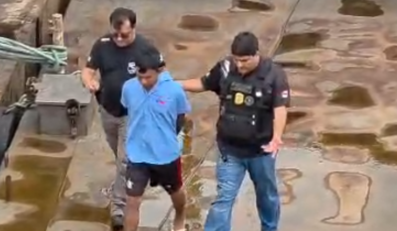 Vídeo: suspeito de matar a facadas tripulante em barco no Centro de Manaus é preso