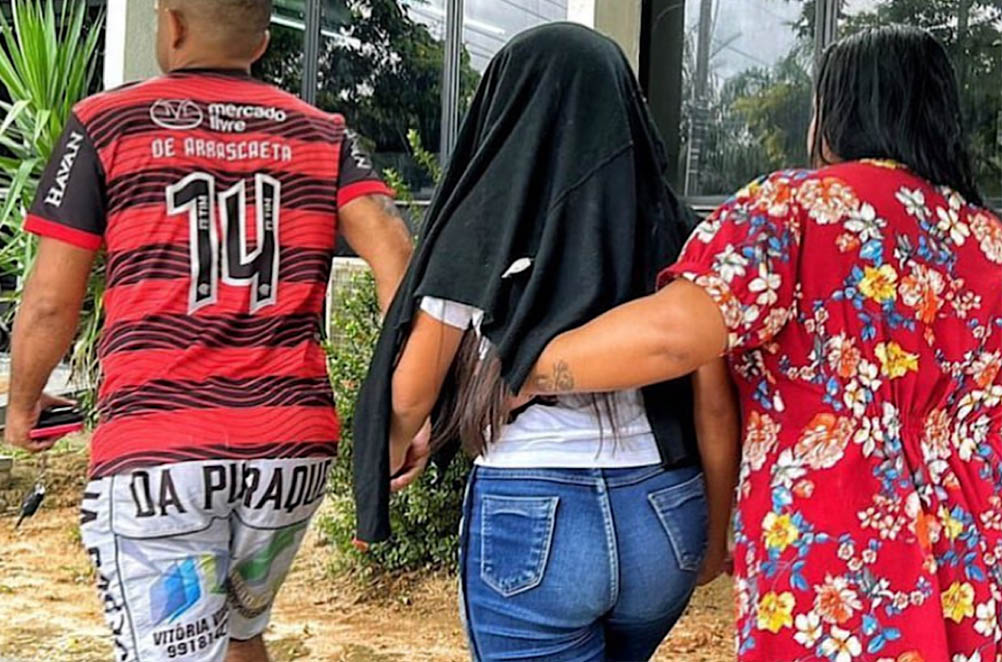 Vídeo: Em Manaus, garoto fura colega com caneta durante apresentação em escola