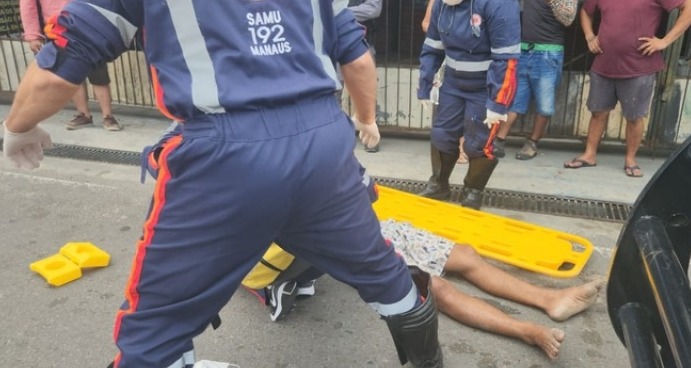 Suspeito de aliciar criança é espancado por grupo de moradores em Manaus