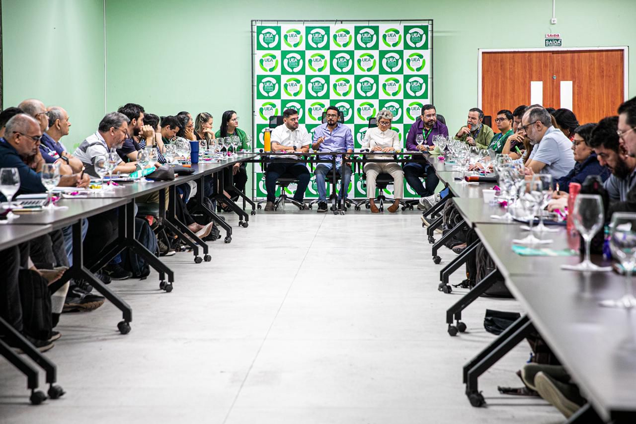 UEA realiza "Encontro de coordenadores de cursos de graduação" com foco em planejamento e integração