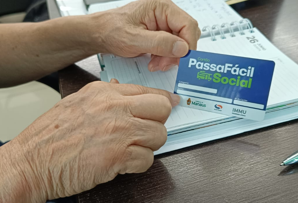 Prefeitura de Manaus regulamenta Cartão Passa Fácil Social para famílias de baixa renda