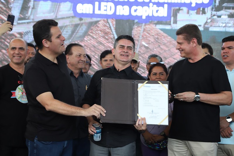 David Almeida assina ordem de serviço para reforma completa no CSU do Parque 10