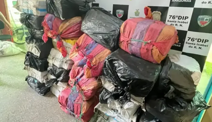 Polícia apreende 1,1 tonelada de maconha em Santa Isabel do Rio Negro