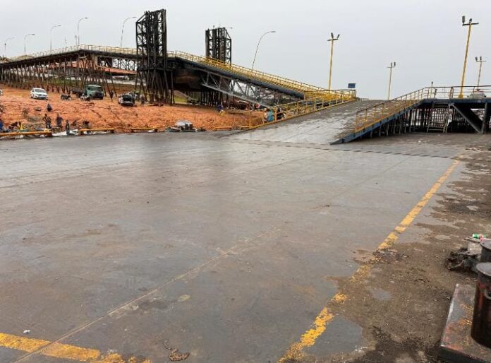 Temporal em Coari causa danos e compromete estrutura do cais