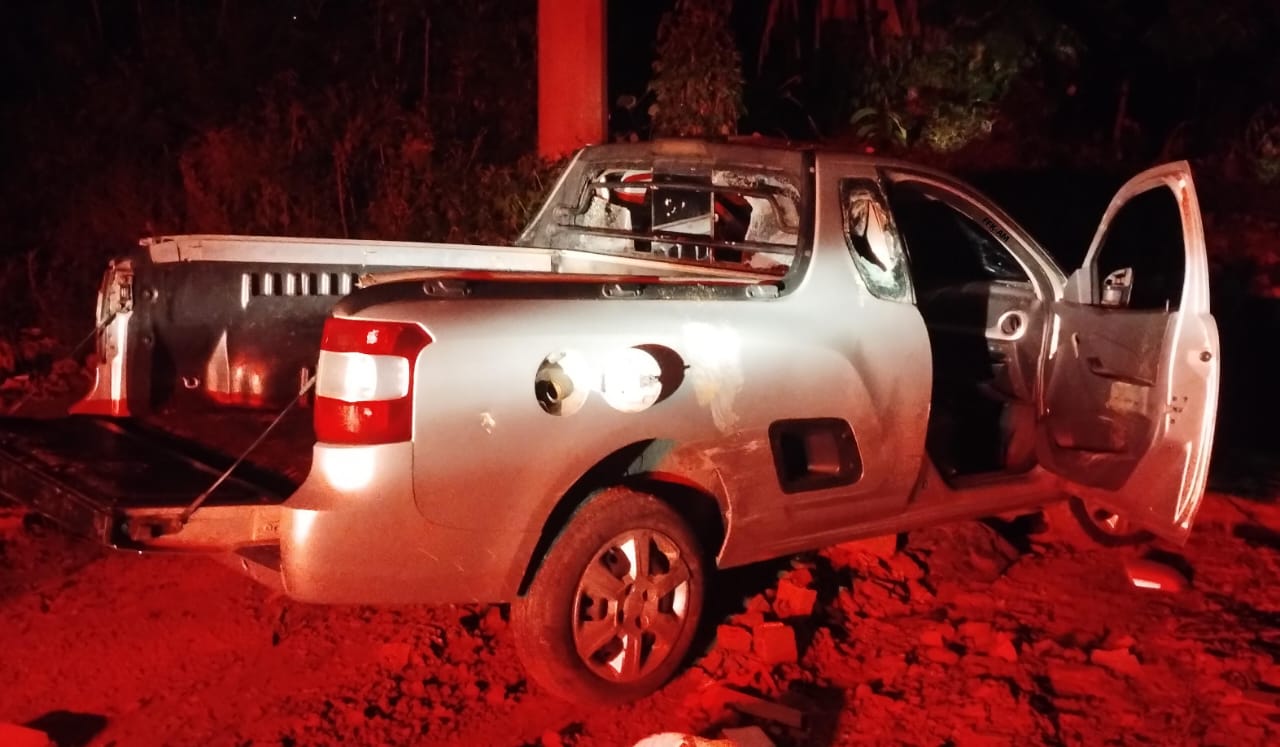 Vídeo: motorista bate em vários veículos no parque 10 e é agredido