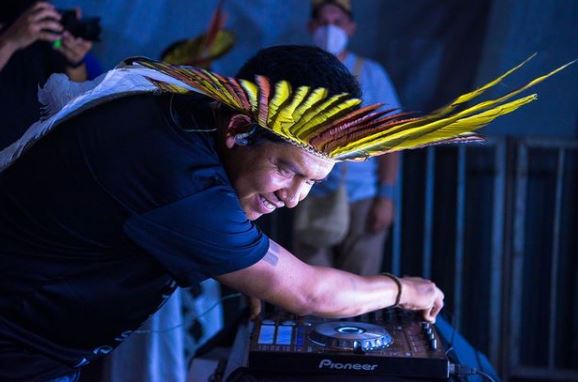 DJ Eric Terena se junta a Caprichoso e Garantido no Arena Planeta Boi