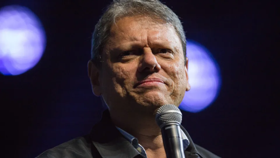 Centrão e Tarcísio articulam anistia a Bolsonaro para abrir caminho do governador à Presidência