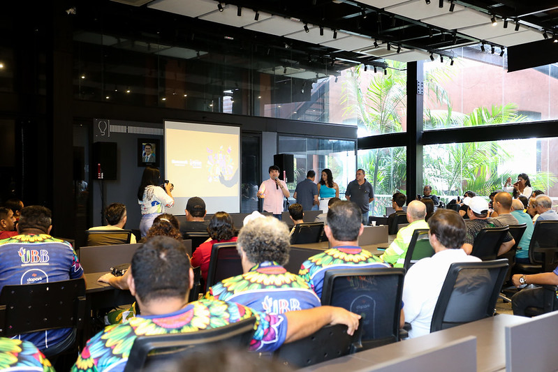 Prefeitura e representantes de bandas e blocos discutem organização do Carnaval 2025