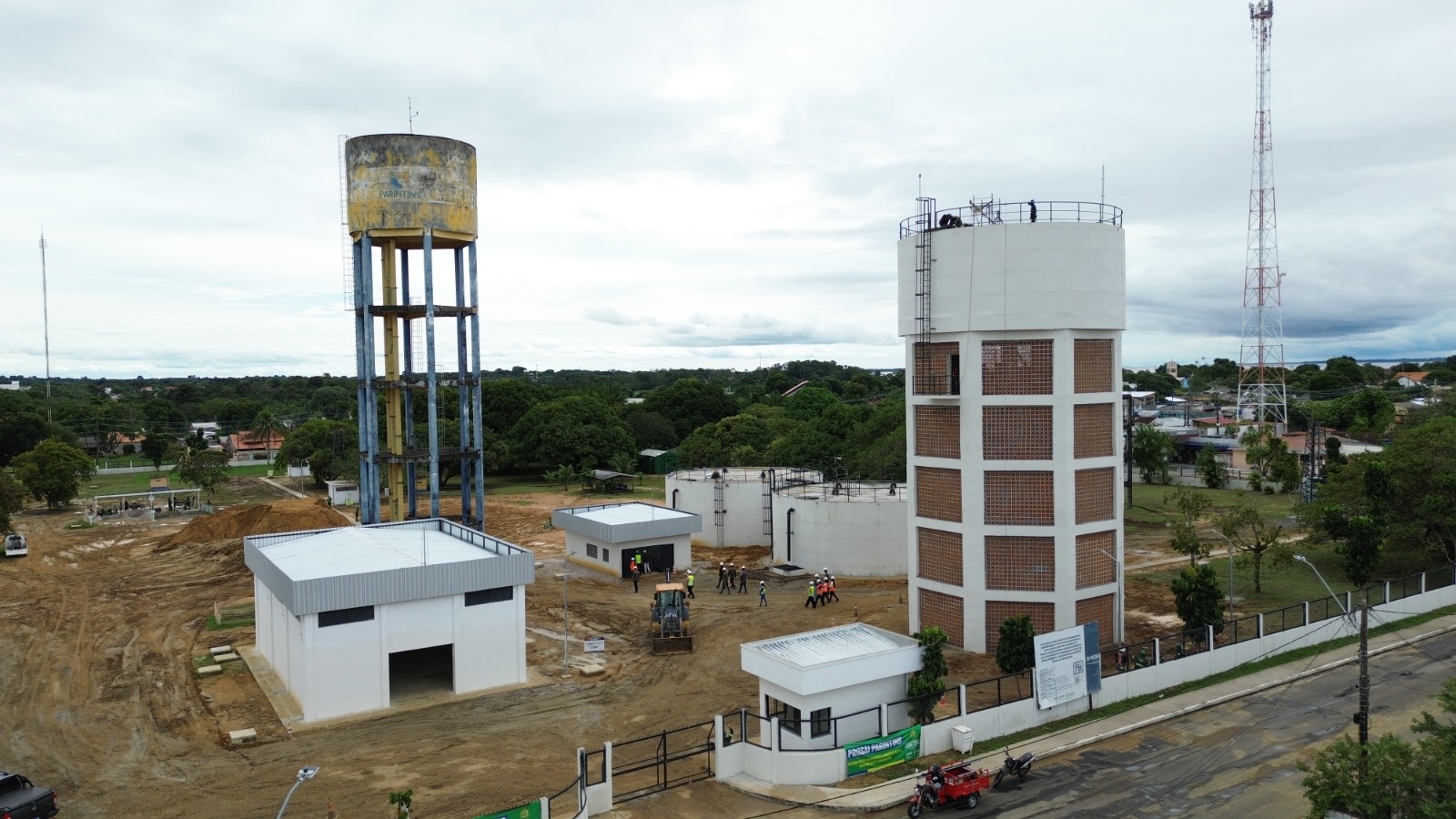 Projeto oferece serviços gratuitos e visita guiada ao novo reservatório do Prosai Parintins