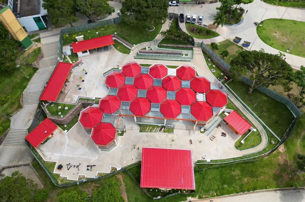 Frejat agita o Dia do Trabalhador com muita música na Ponta Negra