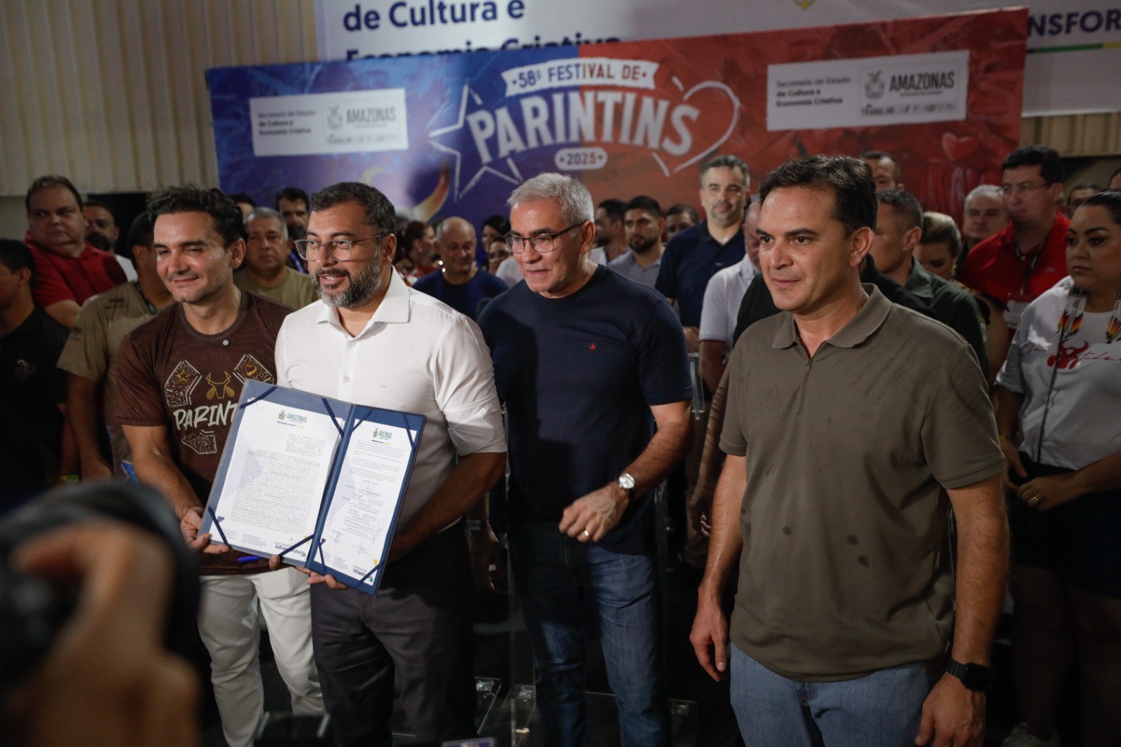 Wilson Lima assina contrato para elaboração do projeto de modernização do Bumbódromo