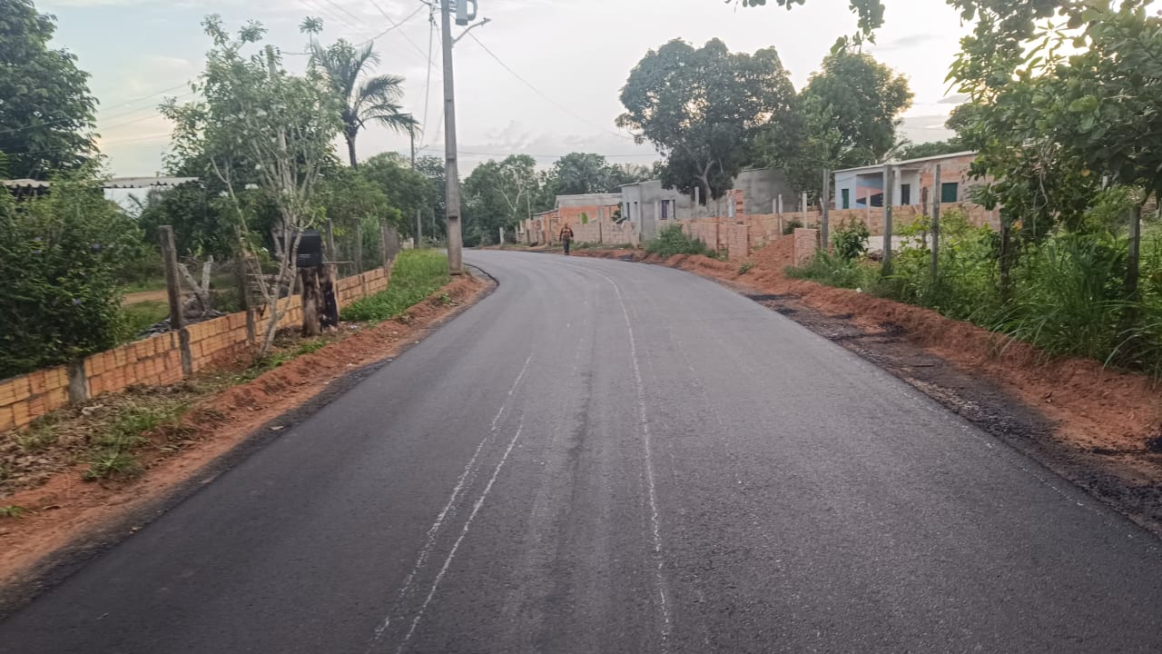 Comunidade rural em Iranduba recebe pavimentação pela primeira vez