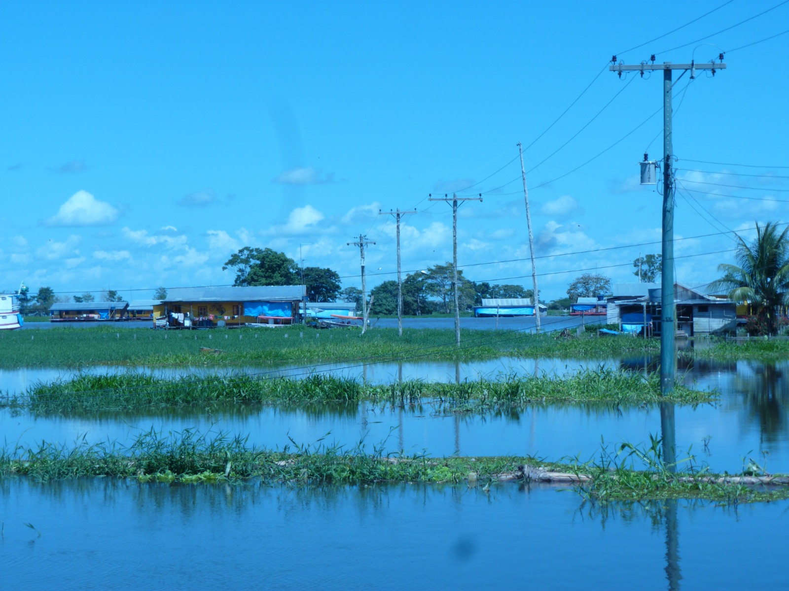 Cheia altera sistema de distribuição de energia no interior do Amazonas