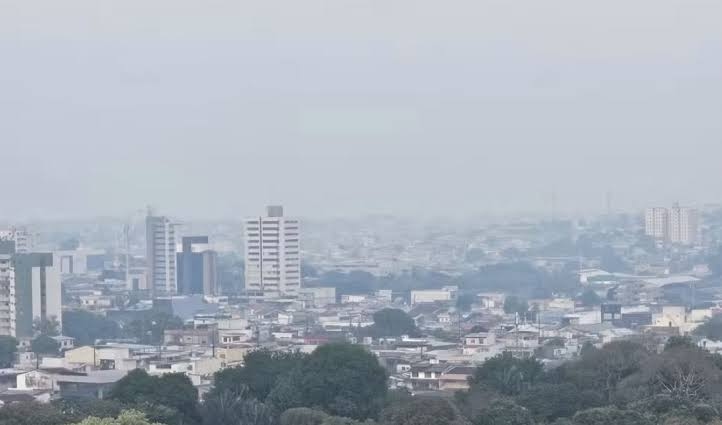 Fumaça volta a encobrir Manaus e qualidade do ar chega a nível ‘muito ruim’