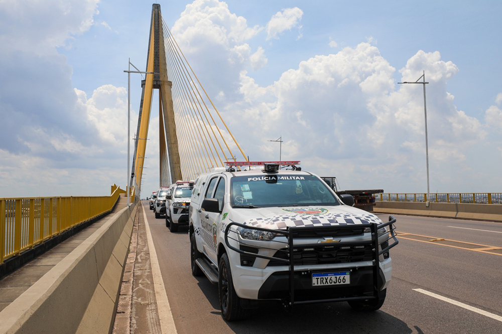 Homem é preso por ameaçar esposa com facão e agredir fisicamente o filho autista