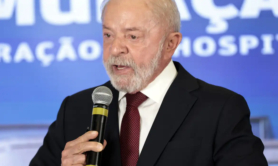 A pedido de Lula, ministro da Defesa irá à Venezuela na próxima semana