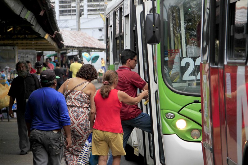 Ônibus voltam a circular após paralisação de rodoviários em Manaus