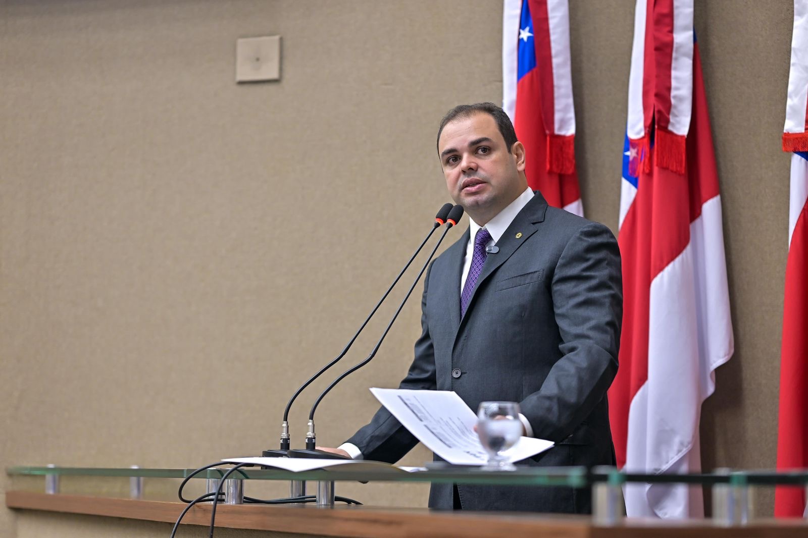 Roberto Cidade anuncia bancas em análise para realização do concurso da Aleam