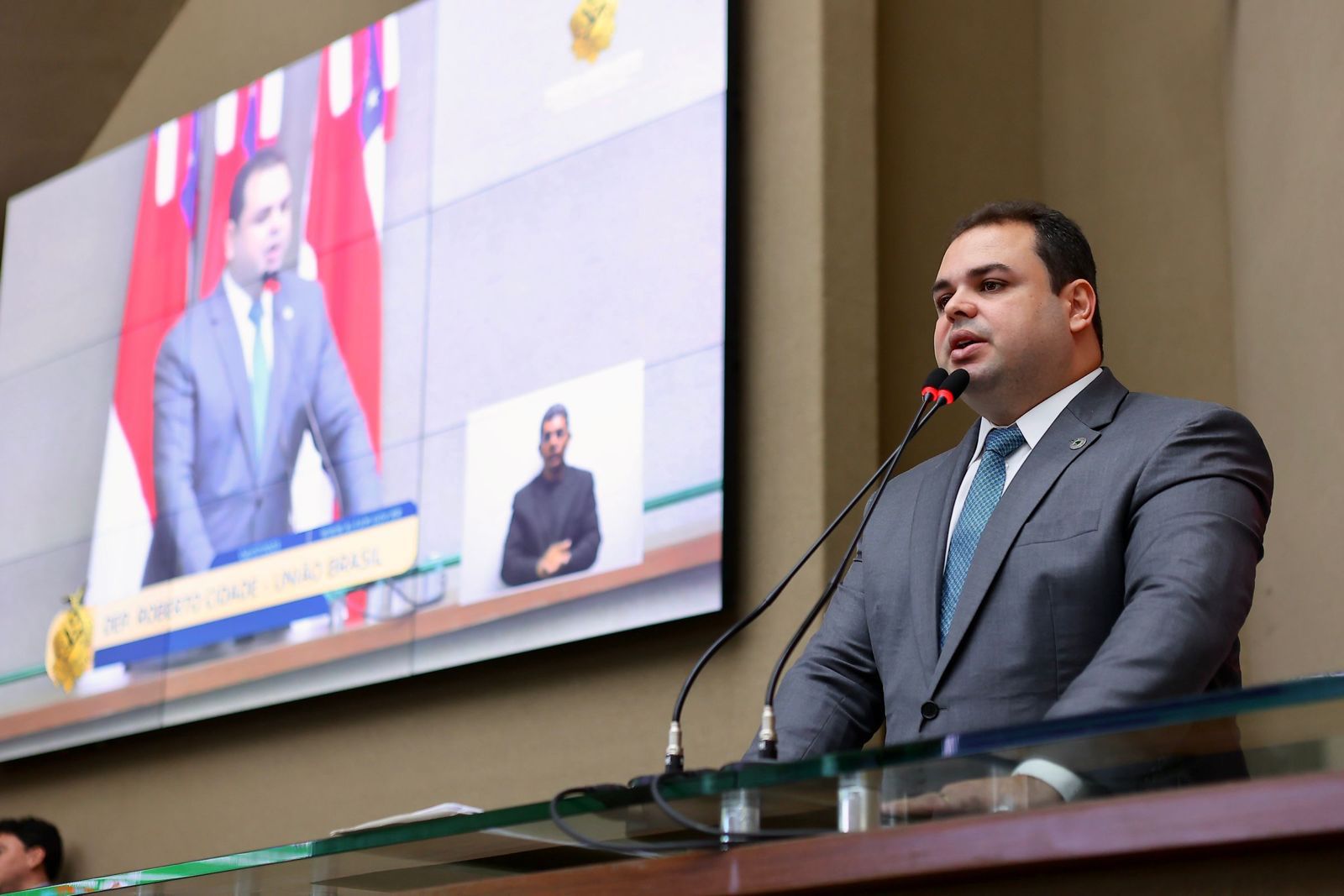 Roberto Cidade cobra plano de contingência da Defesa Civil e Amazonas Energia para vazante 2023