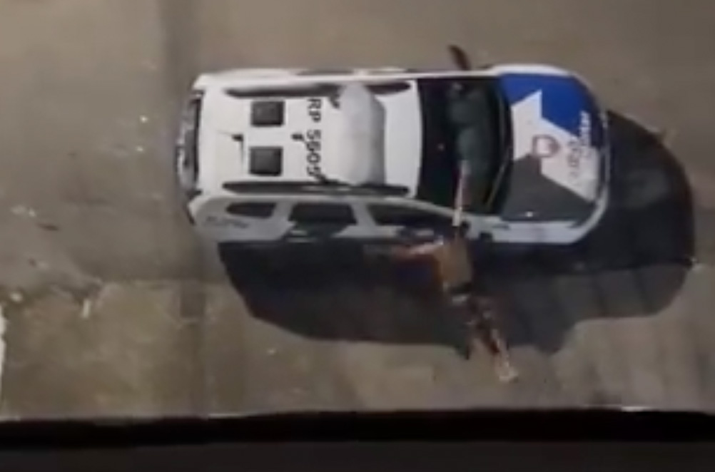 Cenas fortes: Suspeito cai de prédio ao tentar fugir da polícia; veja