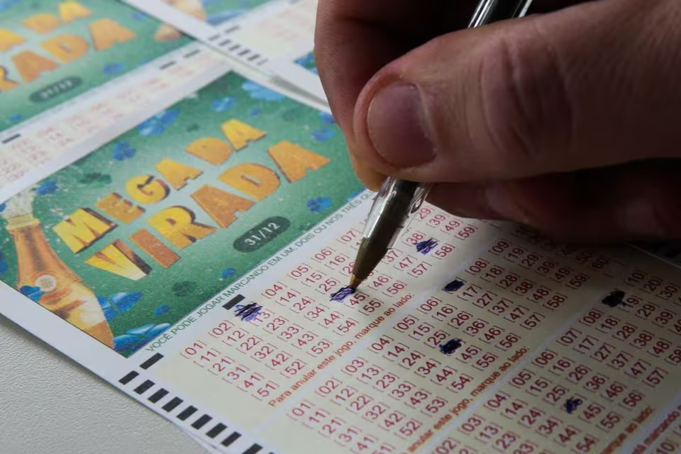 Últimas horas para apostar na Mega da Virada e concorrer ao prêmio de R$ 570 milhões