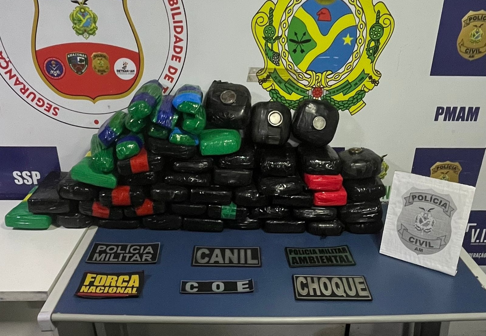 Cinco homens são presos com mais de 54 kg de cocaína e pasta-base em Coari