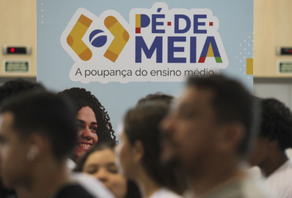 Secretaria de Educação alerta para golpe com o app do Programa Pé-de-Meia