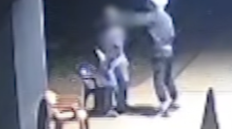 Vídeo: Frentista apanha durante assalto: “Não se mexe que eu atiro”