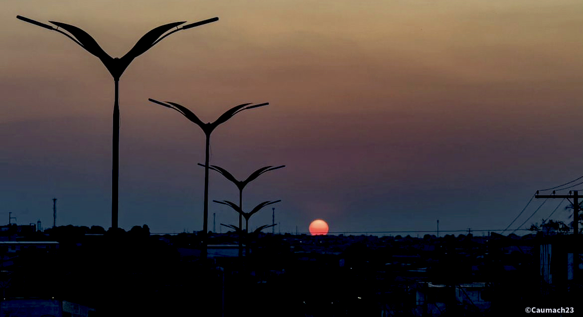 O pôr do sol em Manaus - Foto: Cláudio Machado
