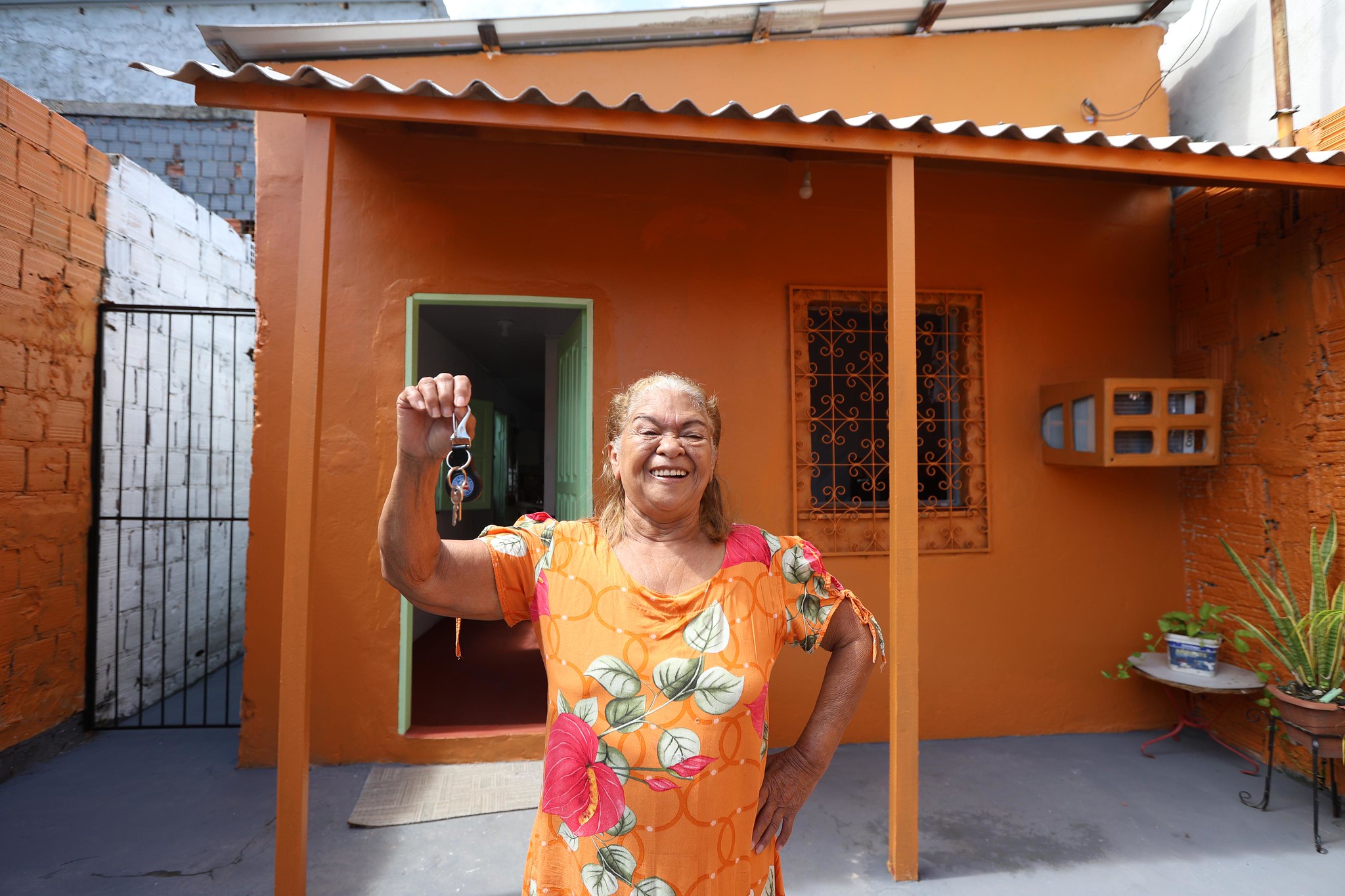 Prefeitura de Manaus entrega mais 15 casas reformadas na zona Norte