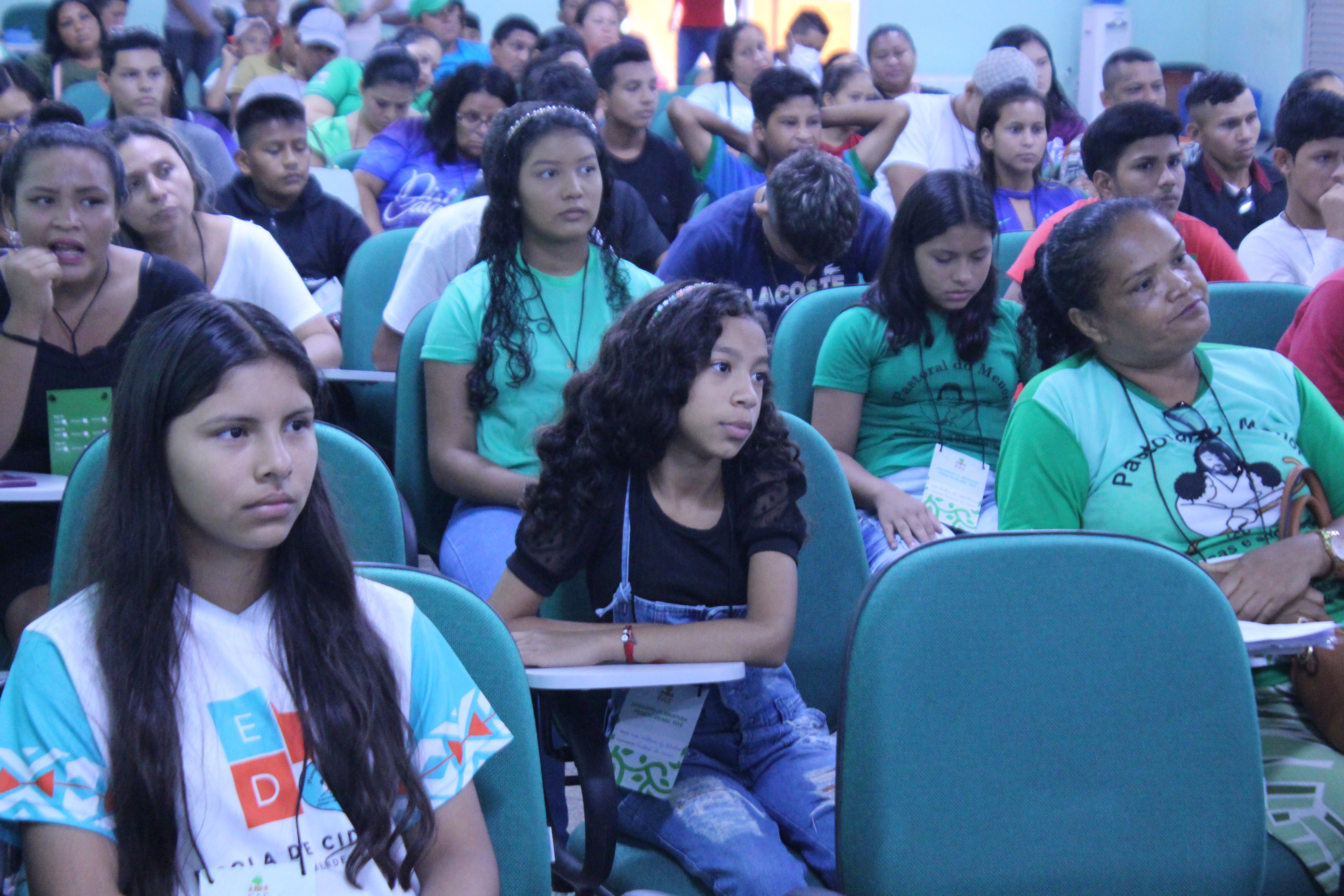 Projeto garante educação, arte e esportes para jovens ribeirinhos no AM