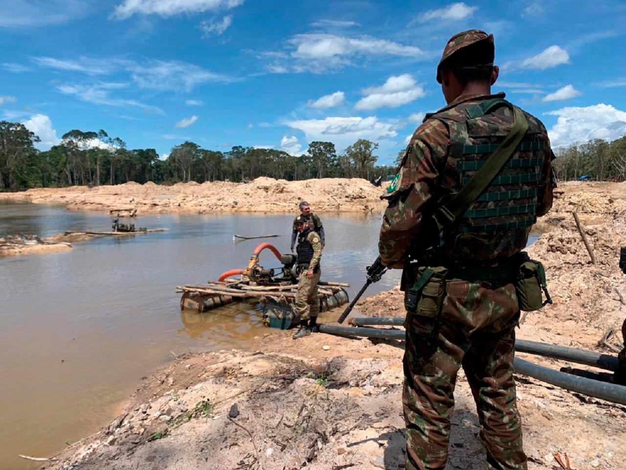 Militares do Exército são presos em garimpo ilegal no Amazonas