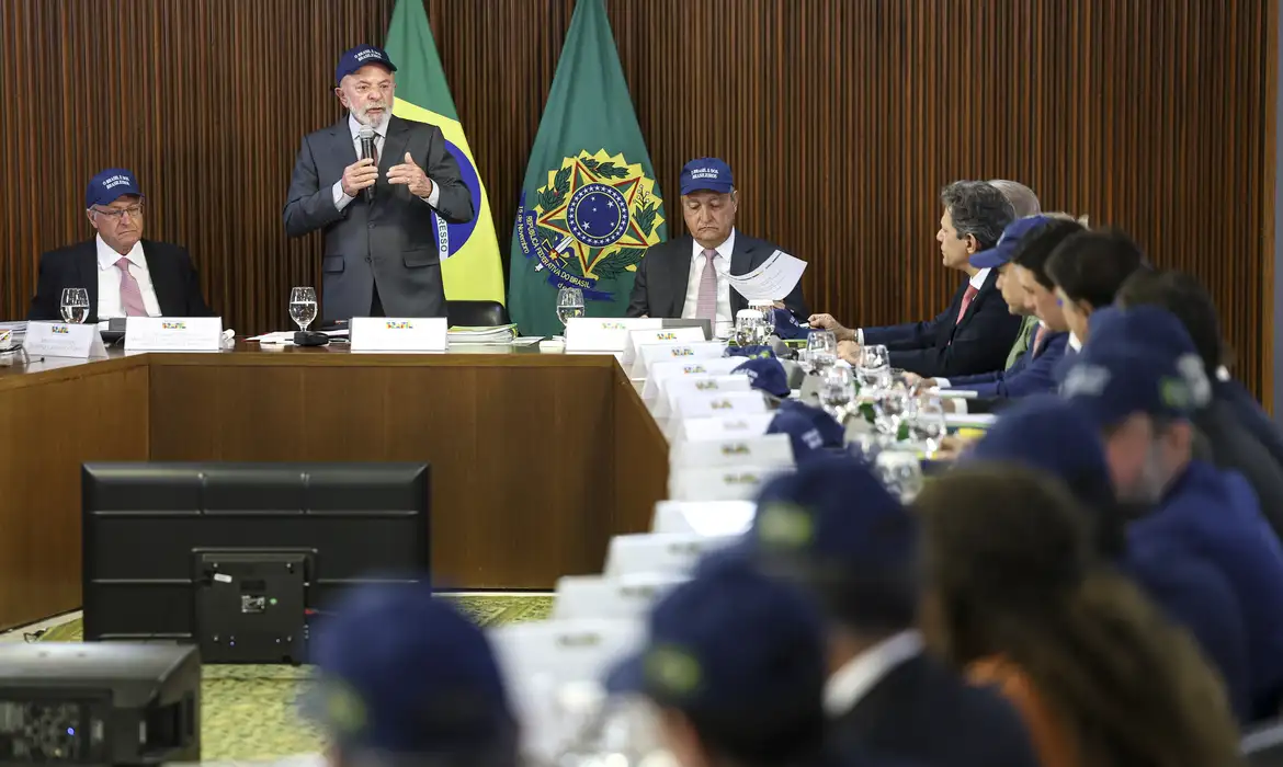 Lula reafirma soberania e diz que Brasil não aceitará ofensas