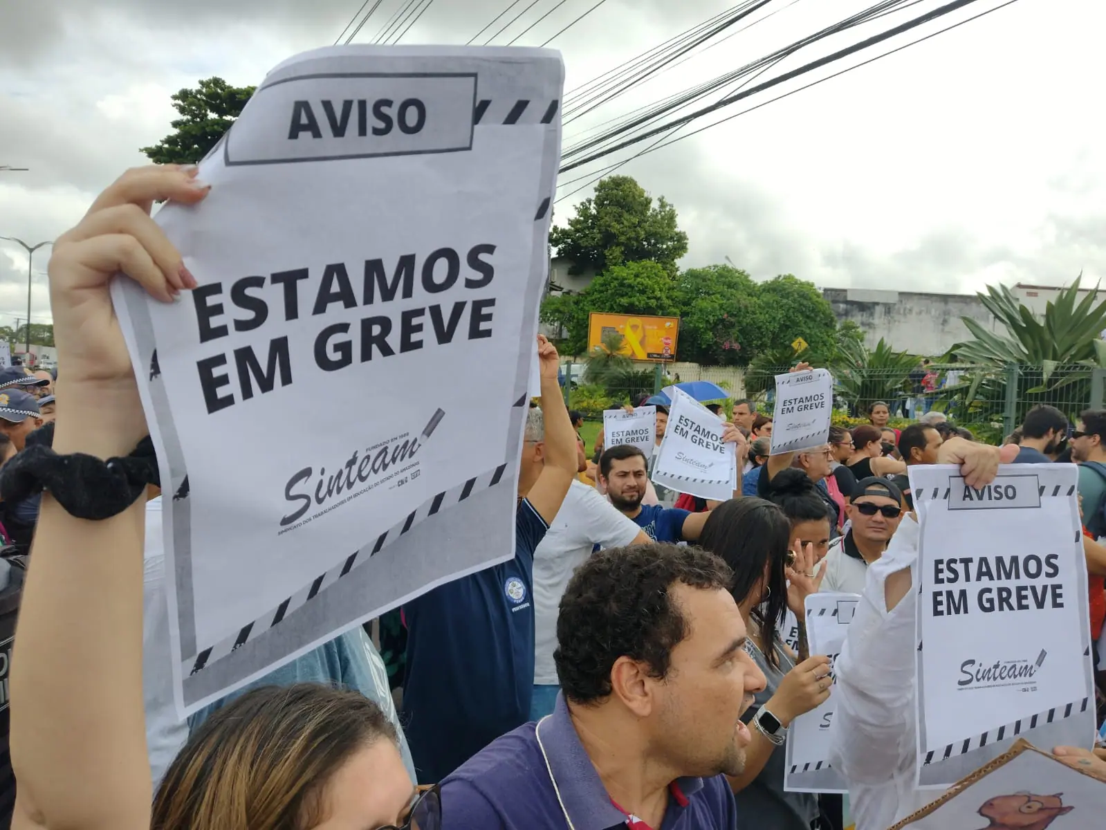 Após professores entrarem em greve, governador diz que se reunirá com equipe técnica