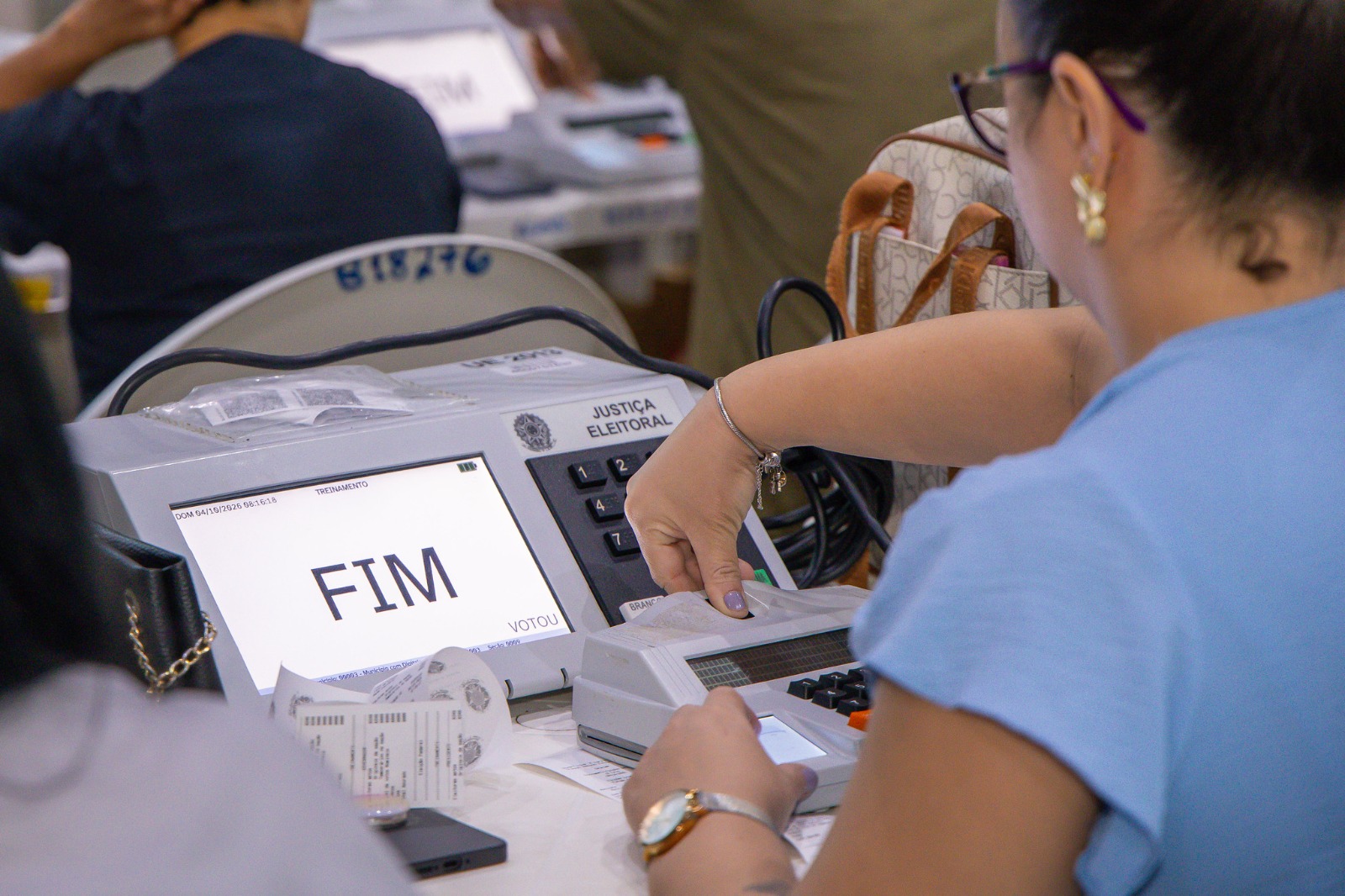 TRE-AM inicia envio de 467 urnas eletrônicas para o interior na sexta