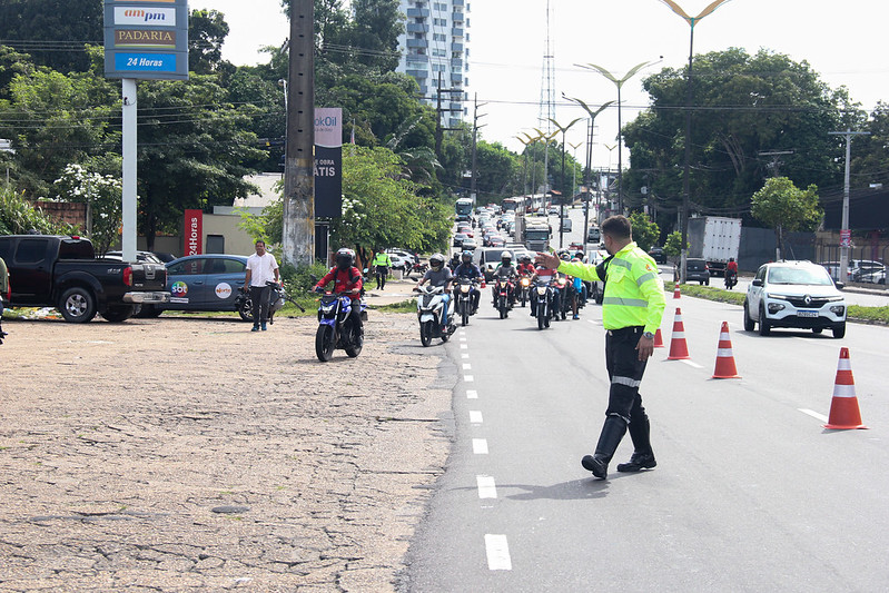 Operação ‘Cavalo de Aço’ fiscaliza mais de 400 motocicletas na zona Leste
