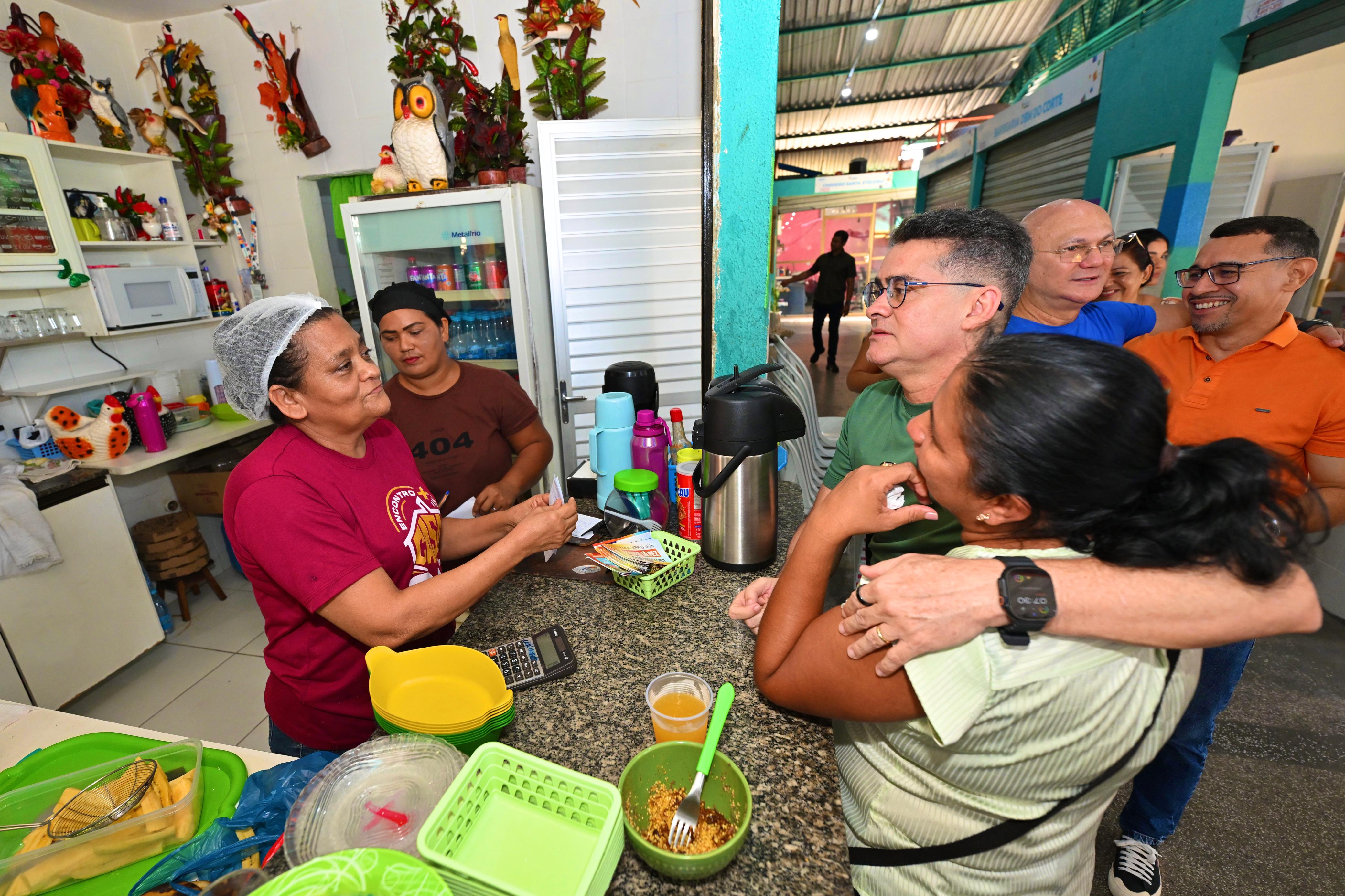 David diz que foi prefeito que mais reformou feiras em Manaus