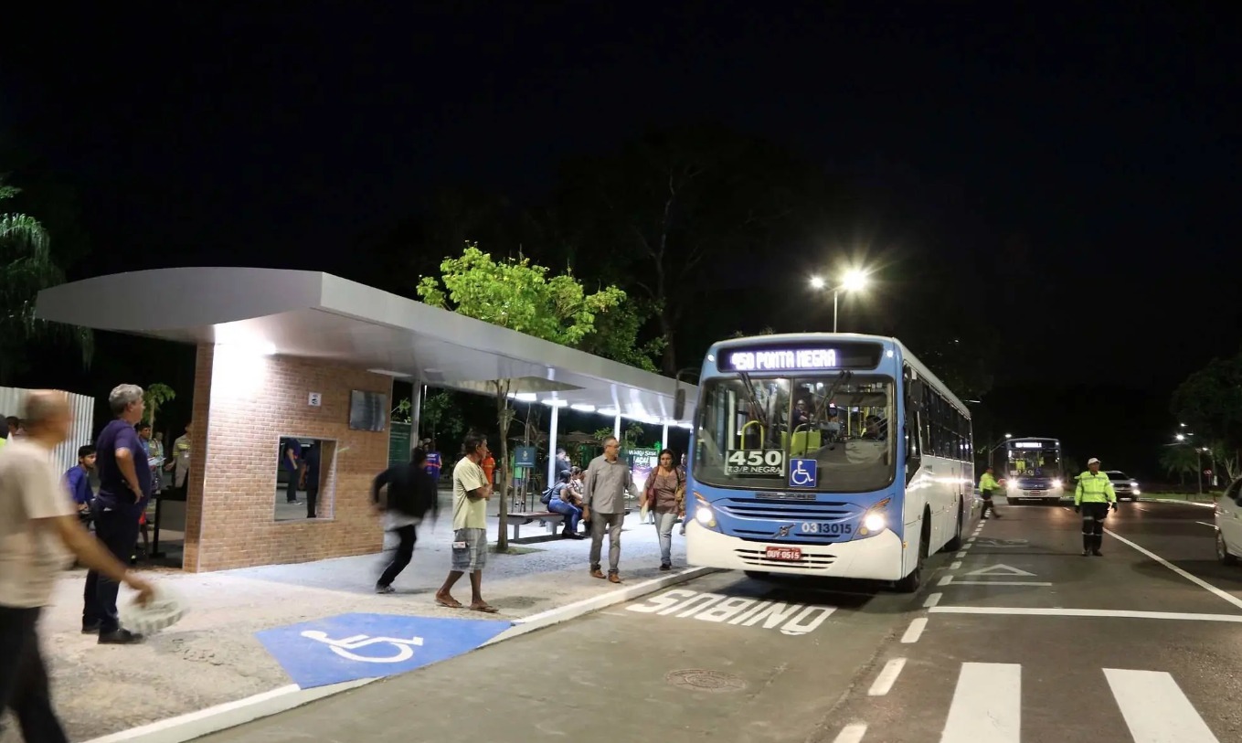 Prefeitura reforça linhas de ônibus para atender o complexo turístico Ponta Negra