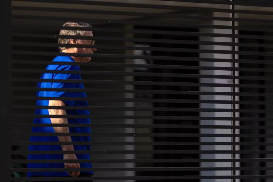 Moraes determina monitoramento na área externa da casa de Bolsonaro