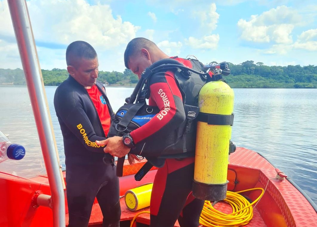Bombeiros localizam e resgatam corpo de homem que caiu no rio em Iranduba